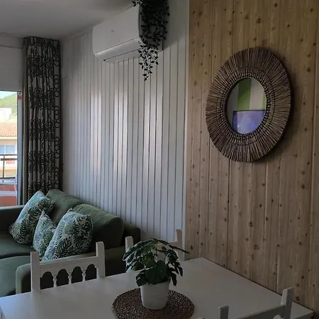 Estartit Con Piscina Junto Al Mar Appartement *